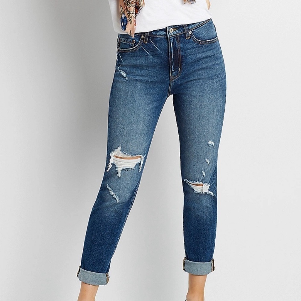 NWT KanCan Super High Rise Destructed Mom Jeans Size 27